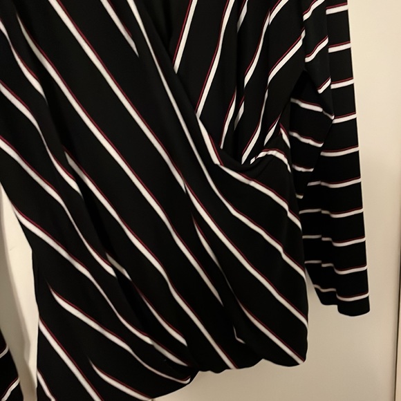 White House black market top - Picture 3 of 5